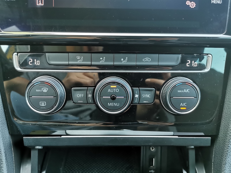 Image Volkswagen GOLF VII BERLINE 1.5 TSI 150 R-line Gps Camera Keyless Apple Carplay Clim Bi-zone 