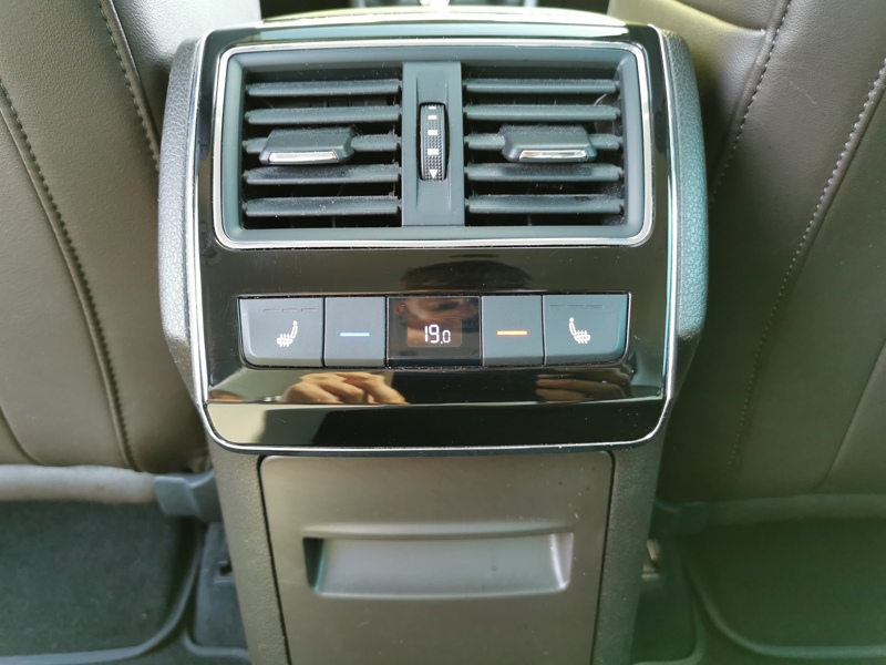 Image Skoda SUPERB BERLINE L&K 4x4 2.0 TDI 190 ch DSG6 Laurin Klement Siège électrique à mémoire chauffant/Ventilé Toit ouvrant