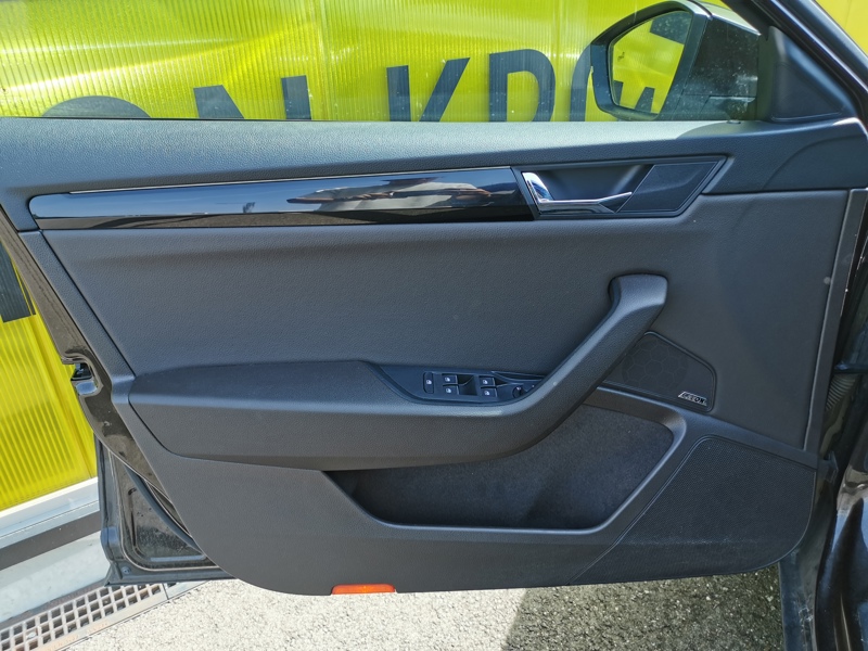 Image Skoda SUPERB BERLINE L&K 4x4 2.0 TDI 190 ch DSG6 Laurin Klement Siège électrique à mémoire chauffant/Ventilé Toit ouvrant