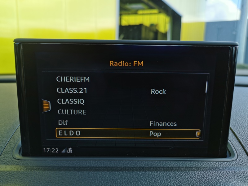 Image Audi A3 SPORTBACK Design luxe 2.0 TFSI 190 ch Caméra Gps Bluetooth Clim Bi-zone Feux auto 