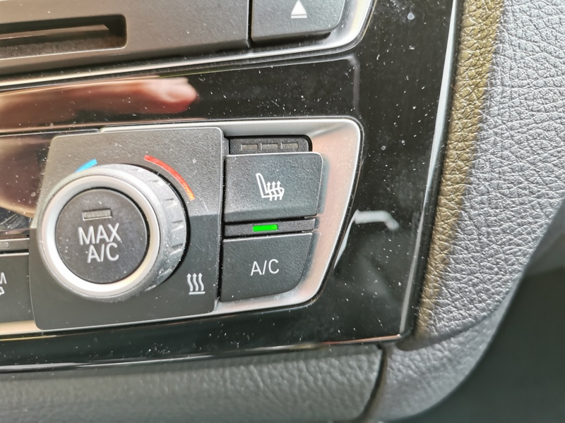 Image BMW SÉRIE 2 CABRIO 220 d Luxury 190 ch S8 Caméra Bluetooth Gps Siège chauffant Régulateur/Limiteur Clim Bi-zone 