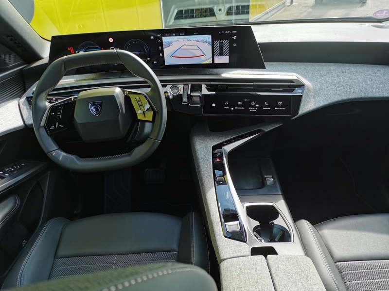 Image Peugeot 〳㠰⠠䑐⠩ㄱ㈮㈰ⴳ⤾ Mhev Hybrid 136 ch Allure E-DCS6 Mirror Screen Caméra Gps Bluetooth Clim Bi-zone Régulateur/Limiteur