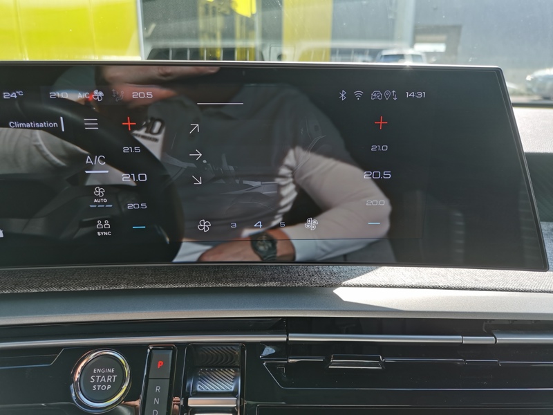 Image Peugeot 〳㠰⠠䑐⠩ㄱ㈮㈰ⴳ⤾ Mhev Hybrid 136 ch Allure E-DCS6 Mirror Screen Caméra Gps Bluetooth Clim Bi-zone Régulateur/Limiteur