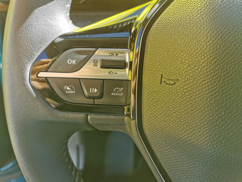 Image Peugeot 408 Allure Pack 1.2 130 ch EAT8 Mirror Screen GPS Caméra Démarrage ss clé Clim auto 