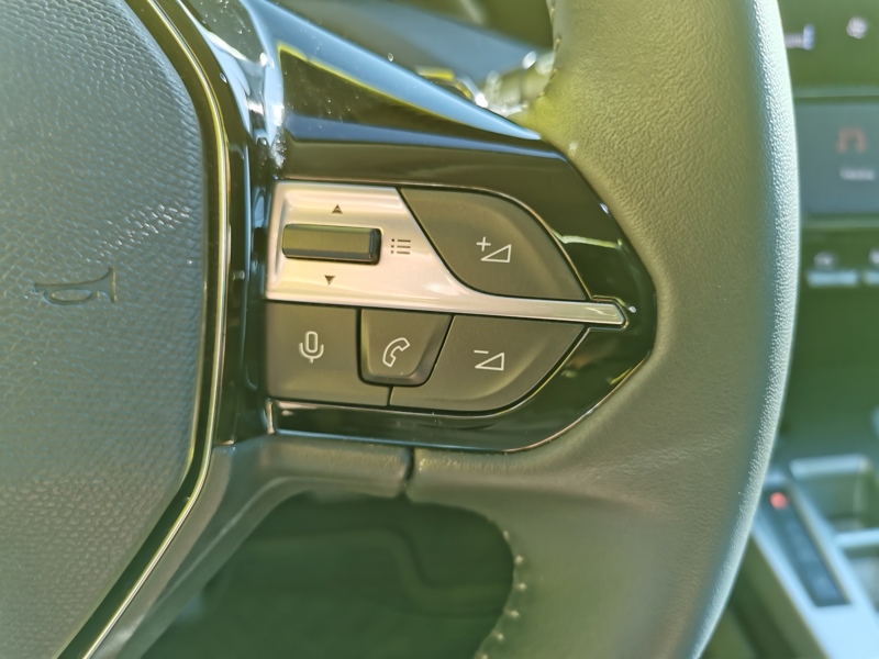 Image Peugeot 408 Allure Pack 1.2 130 ch EAT8 Mirror Screen GPS Caméra Démarrage ss clé Clim auto 