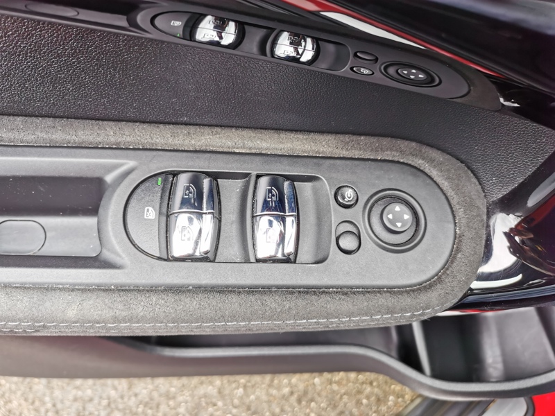 Image MINI COUNTRYMAN Cooper Chili 1.5 136 ch BVA6 Bluetooth Gps Caméra Coffre électrique Clim Bi-zone 