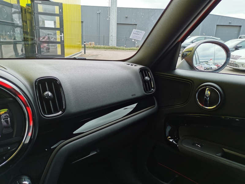 Image MINI COUNTRYMAN Cooper Chili 1.5 136 ch BVA6 Bluetooth Gps Caméra Coffre électrique Clim Bi-zone 