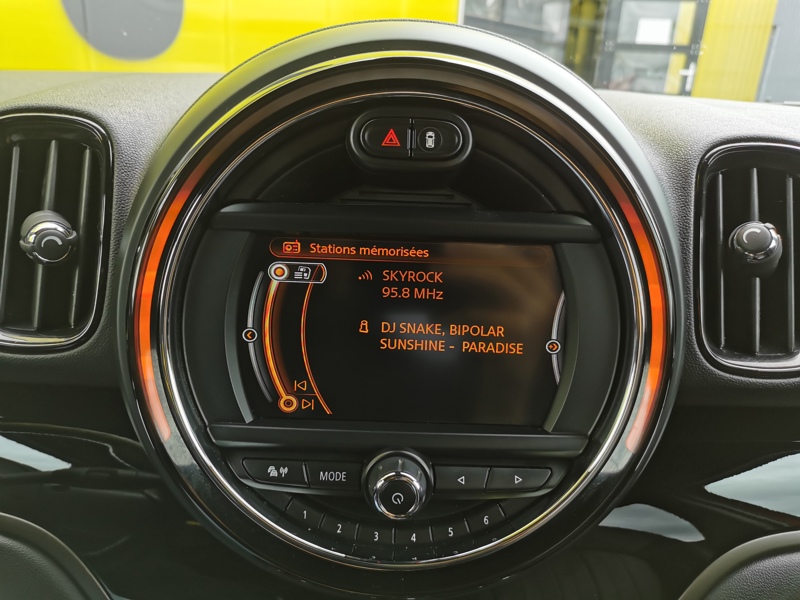 Image MINI COUNTRYMAN Cooper Chili 1.5 136 ch BVA6 Bluetooth Gps Caméra Coffre électrique Clim Bi-zone 