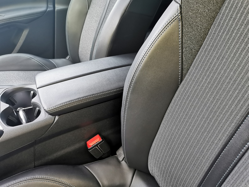 Image Peugeot 3008 II Allure 1.5 BlueHDI 130 ch EAT8 Feux auto Démarrage ss clé Caméra Bluetooth Gps 