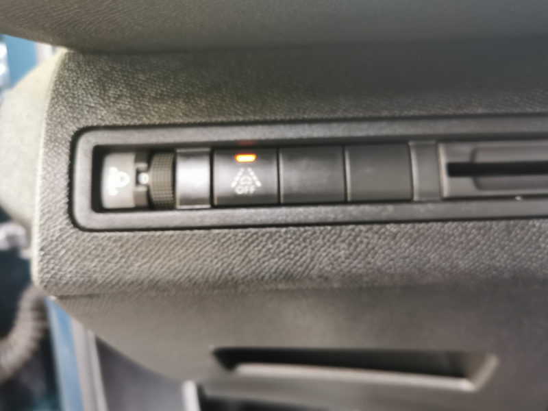 Image Peugeot 3008 II Allure 1.5 BlueHDI 130 ch EAT8 Feux auto Démarrage ss clé Caméra Bluetooth Gps 