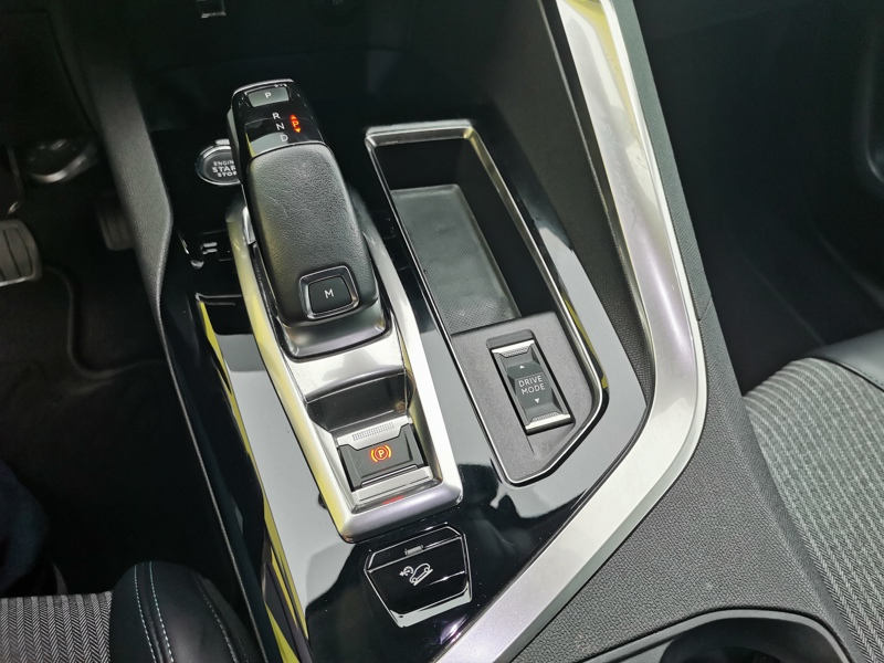 Image Peugeot 3008 II Allure 1.5 BlueHDI 130 ch EAT8 Feux auto Démarrage ss clé Caméra Bluetooth Gps 