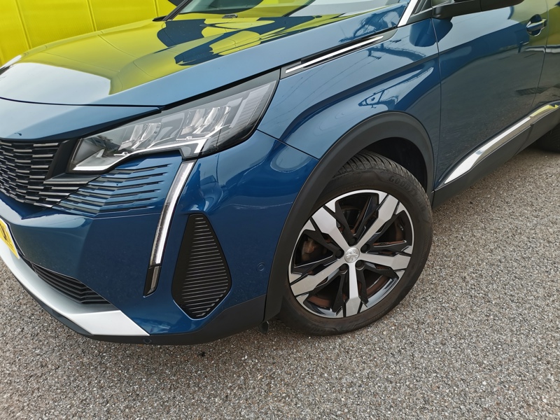 Image Peugeot 3008 II Allure 1.5 BlueHDI 130 ch EAT8 Feux auto Démarrage ss clé Caméra Bluetooth Gps 