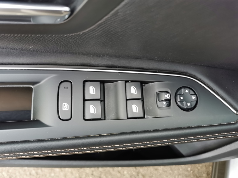 Image Peugeot 5008 GT Line 1.6 165 ch EAT6 7 places Caméra Gps Apple Carplay Coffre électrique Régulateur/Limiteur 