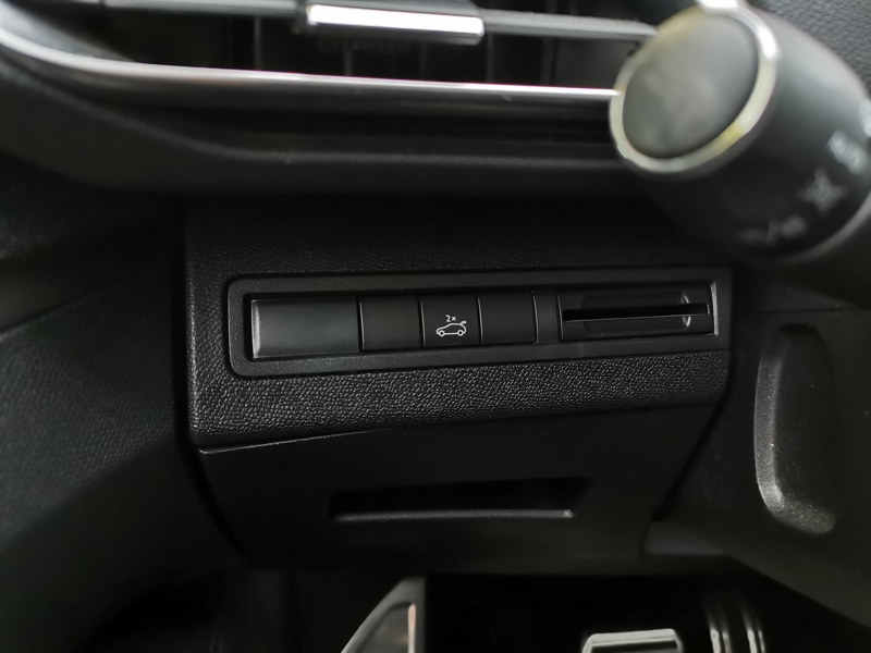 Image Peugeot 5008 GT Line 1.6 165 ch EAT6 7 places Caméra Gps Apple Carplay Coffre électrique Régulateur/Limiteur 