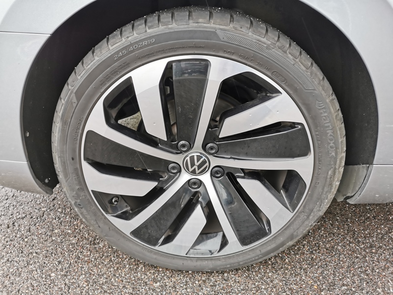 Image Volkswagen 牁整湯⠠䠳⤸〨⸷〲〲㸭) R-Line 2.0 TDI 150 ch DSG7 Siège chauffant av/ar Coffre électrique Toit ouvrant Caméra Gps Bluetooth