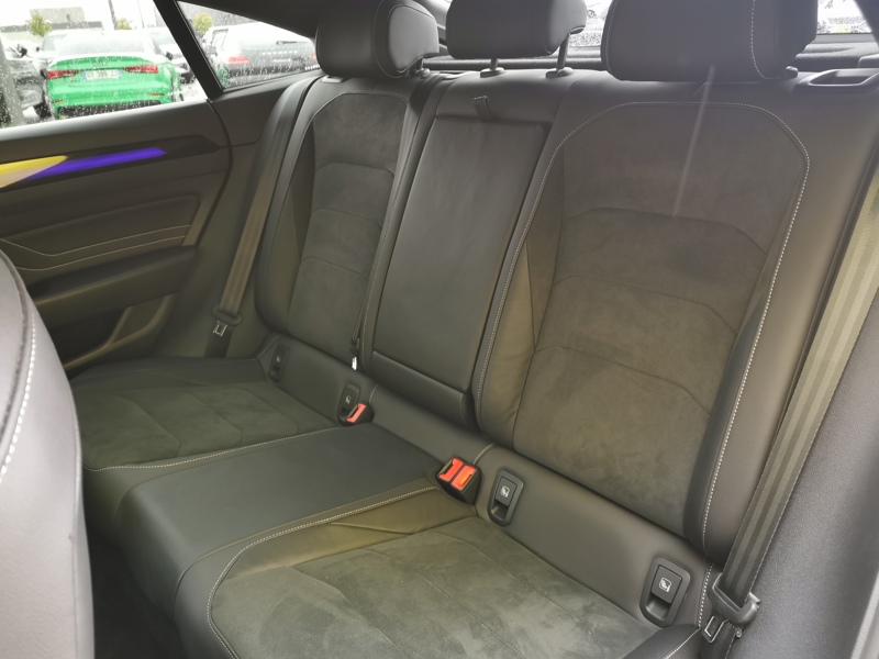 Image Volkswagen 牁整湯⠠䠳⤸〨⸷〲〲㸭) R-Line 2.0 TDI 150 ch DSG7 Siège chauffant av/ar Coffre électrique Toit ouvrant Caméra Gps Bluetooth