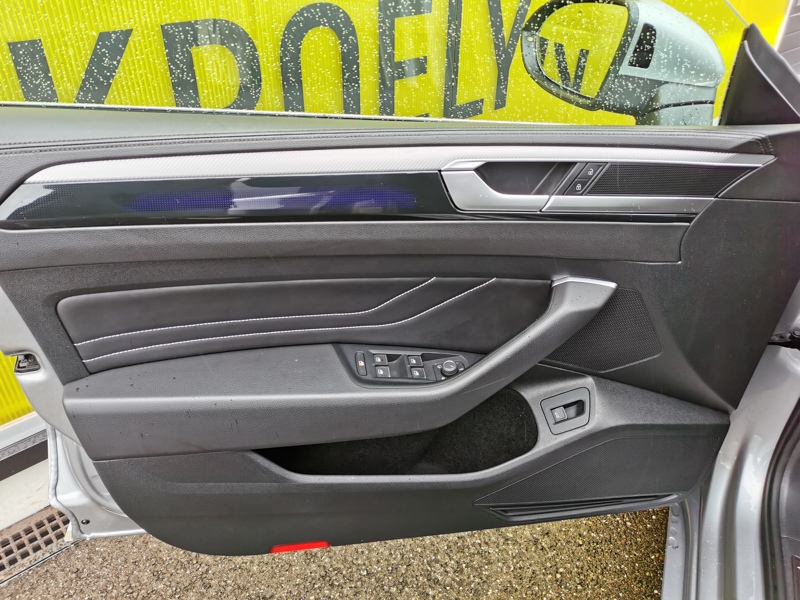 Image Volkswagen 牁整湯⠠䠳⤸〨⸷〲〲㸭) R-Line 2.0 TDI 150 ch DSG7 Siège chauffant av/ar Coffre électrique Toit ouvrant Caméra Gps Bluetooth