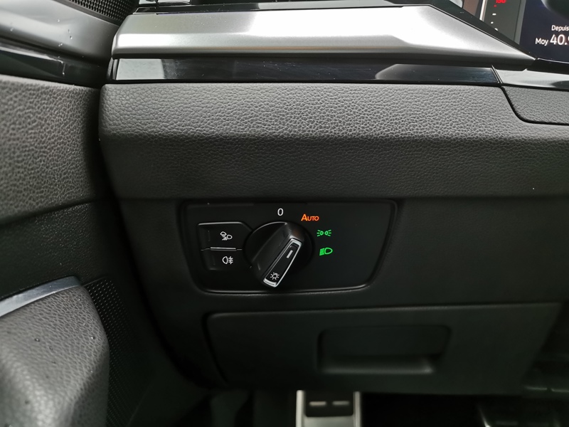 Image Volkswagen 牁整湯⠠䠳⤸〨⸷〲〲㸭) R-Line 2.0 TDI 150 ch DSG7 Siège chauffant av/ar Coffre électrique Toit ouvrant Caméra Gps Bluetooth