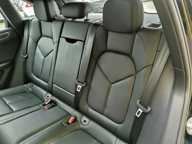 Image Porsche 慍慣⁮吨灹㤠䈵⠩ㄱ㈮㄰ⴳ⤾ 2.0 252 ch PDK7 Cuir électrique à mémoire chauffant Toit ouvrant Radar de stationnement Attelage éle