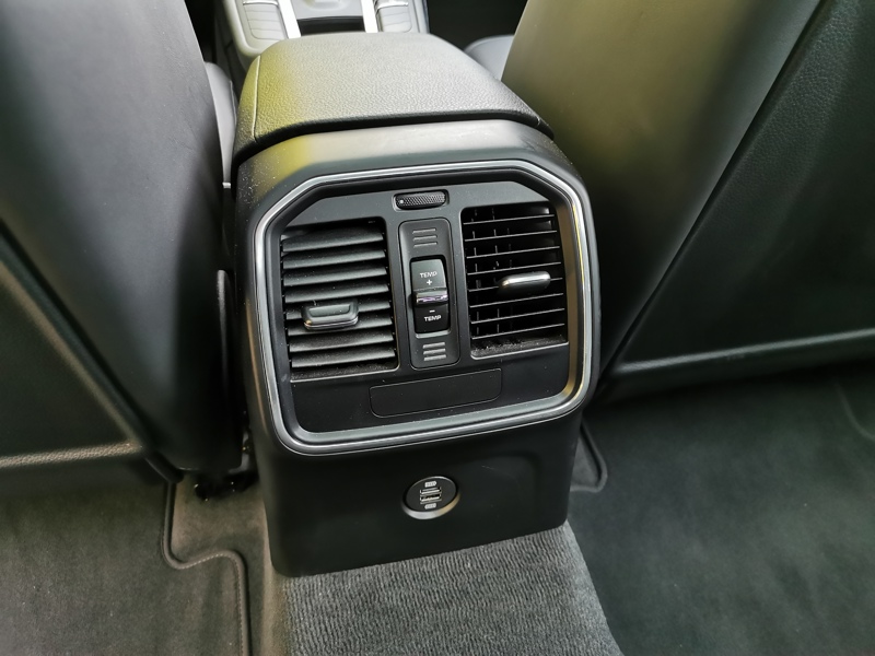 Image Porsche 慍慣⁮吨灹㤠䈵⠩ㄱ㈮㄰ⴳ⤾ 2.0 252 ch PDK7 Cuir électrique à mémoire chauffant Toit ouvrant Radar de stationnement Attelage éle