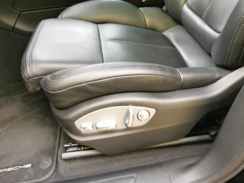 Image Porsche 慍慣⁮吨灹㤠䈵⠩ㄱ㈮㄰ⴳ⤾ 2.0 252 ch PDK7 Cuir électrique à mémoire chauffant Toit ouvrant Radar de stationnement Attelage éle