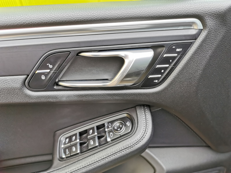 Image Porsche 慍慣⁮吨灹㤠䈵⠩ㄱ㈮㄰ⴳ⤾ 2.0 252 ch PDK7 Cuir électrique à mémoire chauffant Toit ouvrant Radar de stationnement Attelage éle