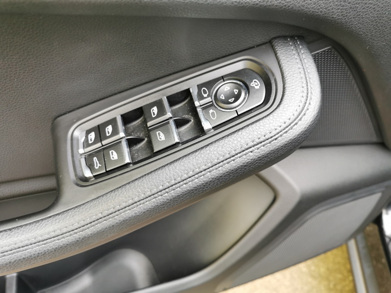 Image Porsche 慍慣⁮吨灹㤠䈵⠩ㄱ㈮㄰ⴳ⤾ 2.0 252 ch PDK7 Cuir électrique à mémoire chauffant Toit ouvrant Radar de stationnement Attelage éle