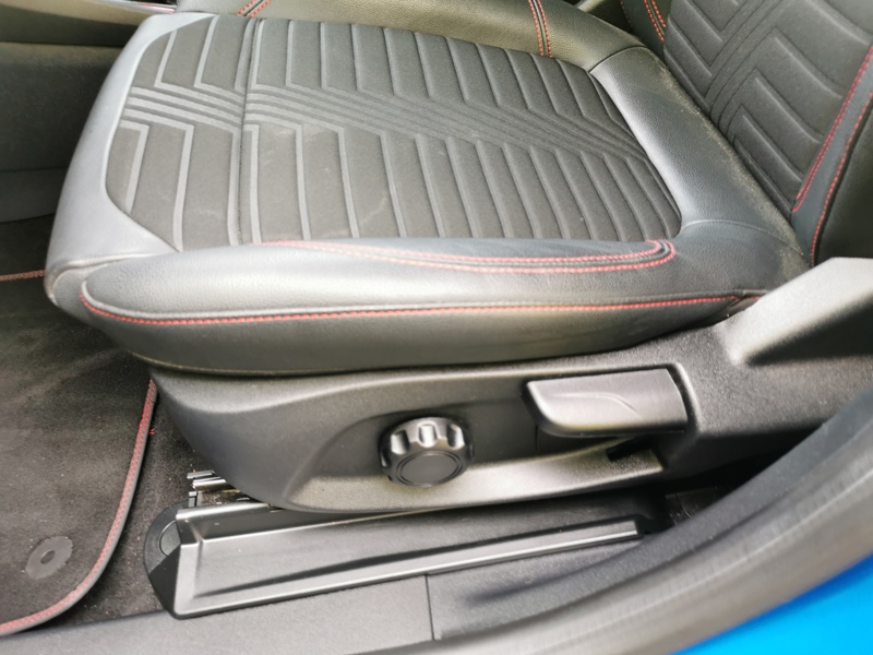 Image Ford 畐慭⠠〲㤱㸭) ST-Line X 1.0 EcoBoost MHEV 155 ch Régulateur/Limiteur Gps Bluetooth Clim auto Feux auto Radar de st