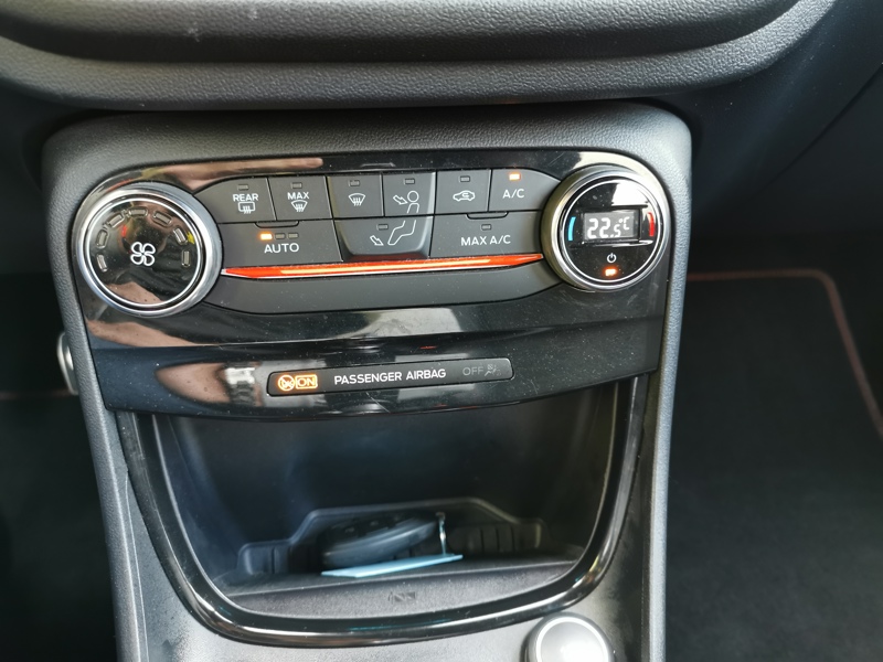 Image Ford 畐慭⠠〲㤱㸭) ST-Line X 1.0 EcoBoost MHEV 155 ch Régulateur/Limiteur Gps Bluetooth Clim auto Feux auto Radar de st