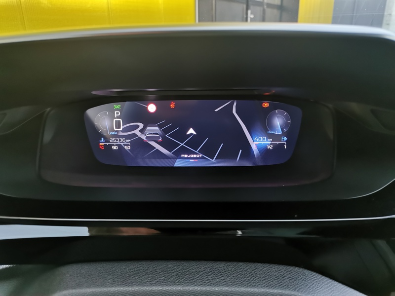 Image Peugeot 〳‸倨⤵〨⸶〲ㄲ㸭) GT Pack 1.5 BlueHDI 130 ch EAT8 Cuir électrique à mémoire chauffant/massant Toit ouvrant Focal Camér