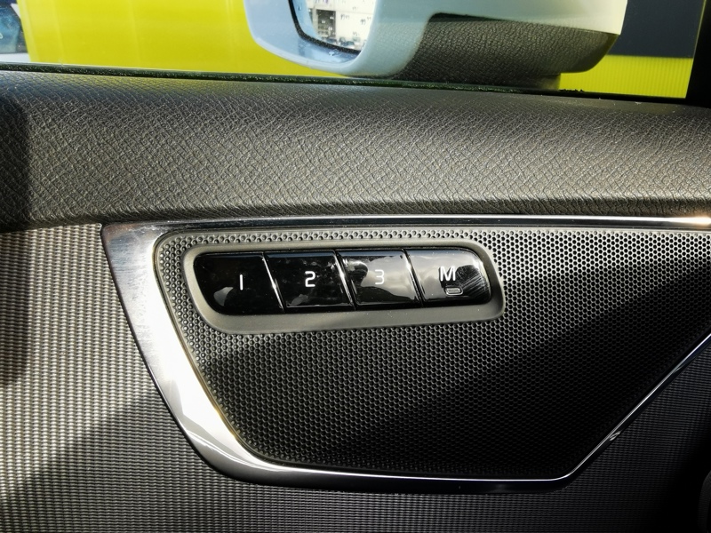 Image Volvo 䍘〹⠠〱㈮㄰ⴴ⤾ Inscription Luxe AWD D5 235 ch BVA8 7 places Siège électrique à mémoire chauffant Toit ouvrant Camér