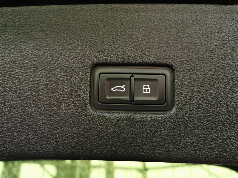 Image Audi 㡑⠠䴴⥎〨⸷〲㠱㸭) 50 TDI quattro 286 ch S line  Siège électrique à mémoire chauffant/ventilé Coffre élctrique Clim 4zo