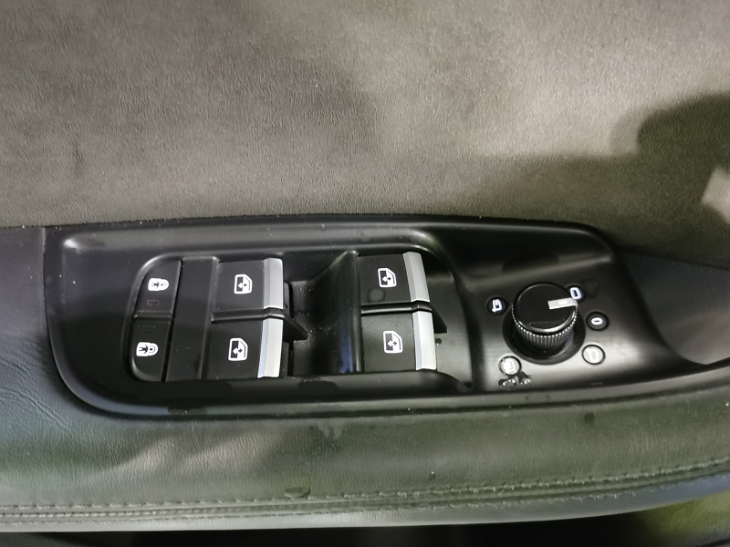 Image Audi 㡑⠠䴴⥎〨⸷〲㠱㸭) 50 TDI quattro 286 ch S line  Siège électrique à mémoire chauffant/ventilé Coffre élctrique Clim 4zo