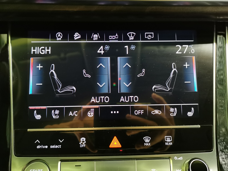 Image Audi 㡑⠠䴴⥎〨⸷〲㠱㸭) 50 TDI quattro 286 ch S line  Siège électrique à mémoire chauffant/ventilé Coffre élctrique Clim 4zo