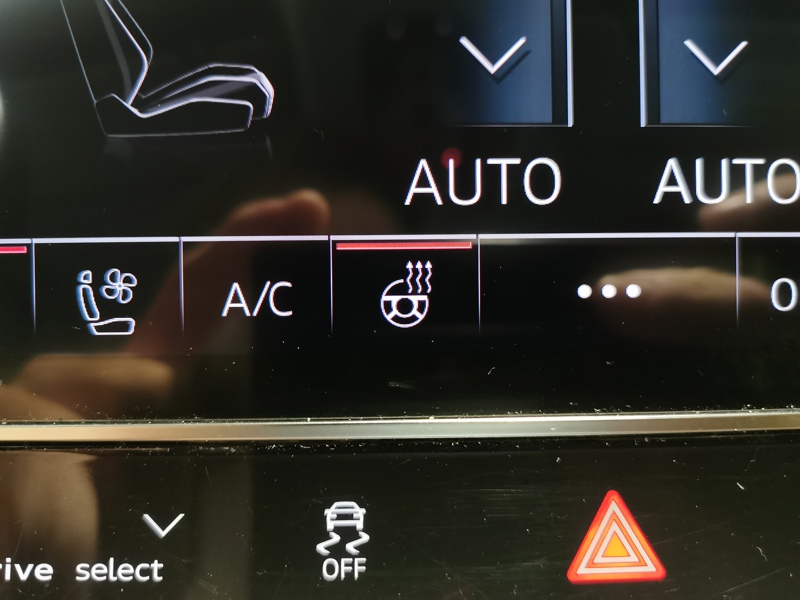 Image Audi 㡑⠠䴴⥎〨⸷〲㠱㸭) 50 TDI quattro 286 ch S line  Siège électrique à mémoire chauffant/ventilé Coffre élctrique Clim 4zo