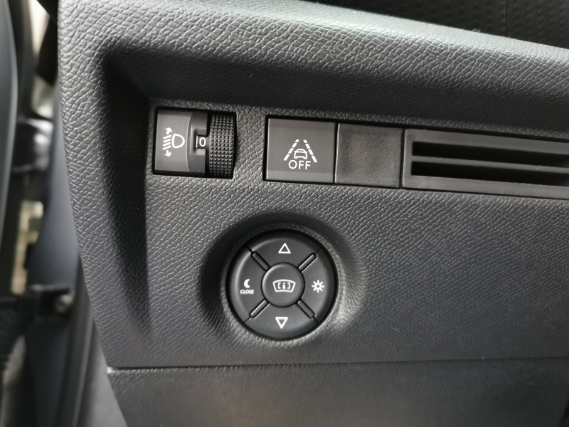 Image Citroën 㑃䈠牥楬敮⠠㤰㈮㈰ⴰ⤾ C-Series 1.2 130 ch BVA8 Caméra Affichage tete haute Bluetooth Gps Clim Bi-zone Régulateur/Limiteur 