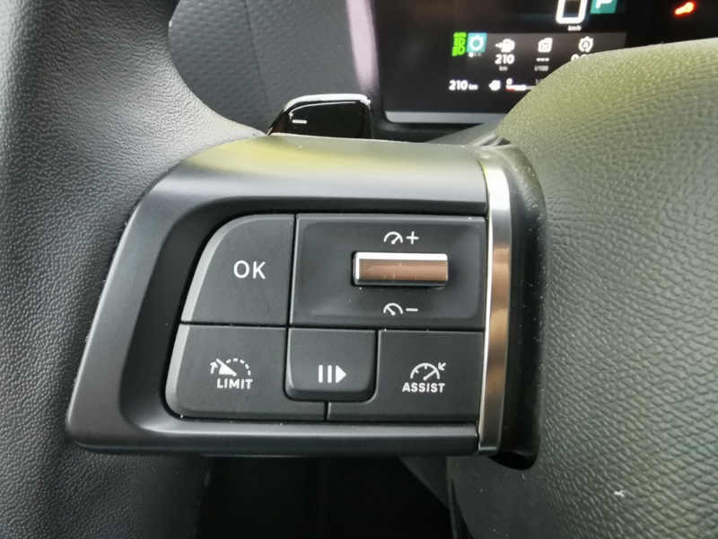 Image Citroën 㑃䈠牥楬敮⠠㤰㈮㈰ⴰ⤾ C-Series 1.2 130 ch BVA8 Caméra Affichage tete haute Bluetooth Gps Clim Bi-zone Régulateur/Limiteur 