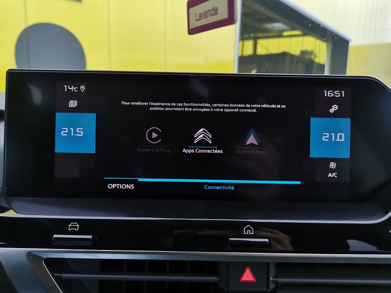 Image Citroën 㑃䈠牥楬敮⠠㤰㈮㈰ⴰ⤾ C-Series 1.2 130 ch BVA8 Caméra Affichage tete haute Bluetooth Gps Clim Bi-zone Régulateur/Limiteur 