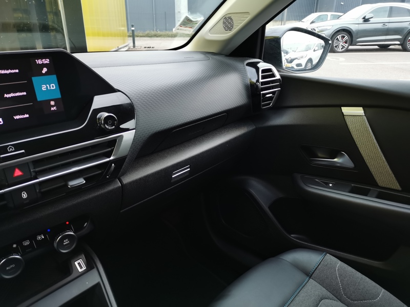 Image Citroën 㑃䈠牥楬敮⠠㤰㈮㈰ⴰ⤾ C-Series 1.2 130 ch BVA8 Caméra Affichage tete haute Bluetooth Gps Clim Bi-zone Régulateur/Limiteur 