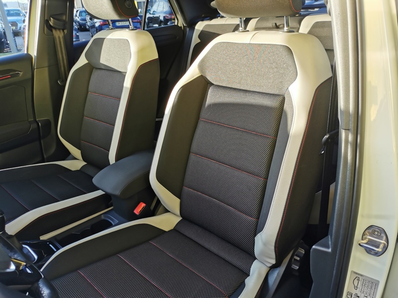 Image Volkswagen T-ROC Carat 1.5 TSI 150 ch  Siège chauffant Radar de stationnement Clim Bi-zone Gps Bluetooth  