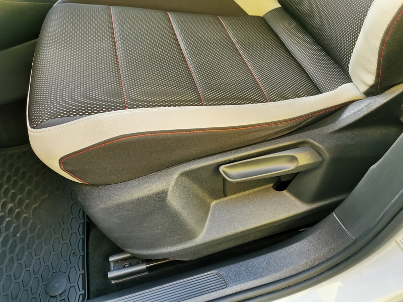 Image Volkswagen T-ROC Carat 1.5 TSI 150 ch  Siège chauffant Radar de stationnement Clim Bi-zone Gps Bluetooth  