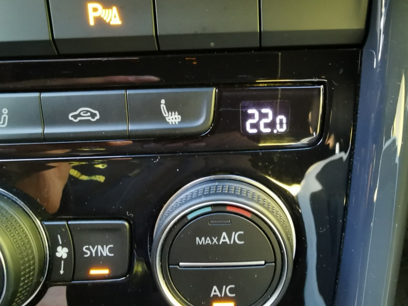 Image Volkswagen T-ROC Carat 1.5 TSI 150 ch  Siège chauffant Radar de stationnement Clim Bi-zone Gps Bluetooth  