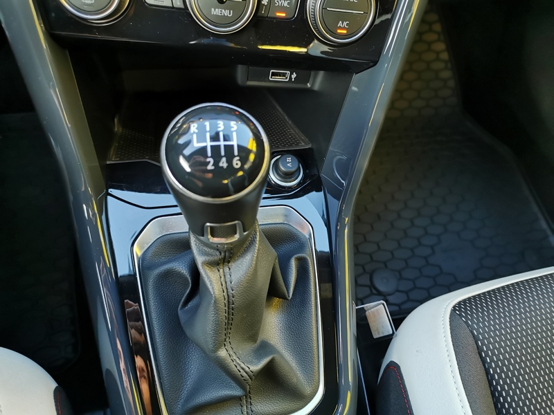 Image Volkswagen T-ROC Carat 1.5 TSI 150 ch  Siège chauffant Radar de stationnement Clim Bi-zone Gps Bluetooth  