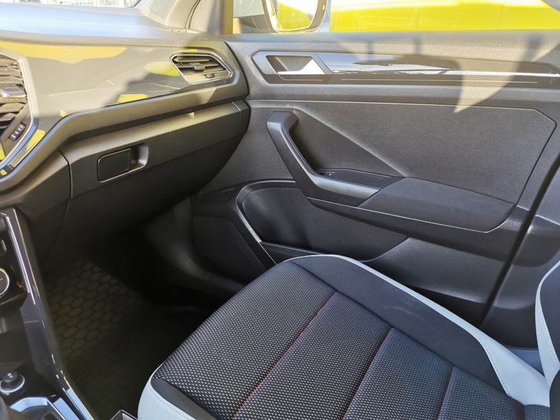 Image Volkswagen T-ROC Carat 1.5 TSI 150 ch  Siège chauffant Radar de stationnement Clim Bi-zone Gps Bluetooth  