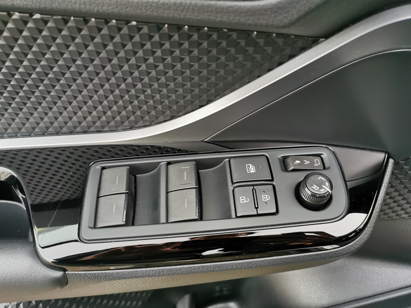 Image Toyota ⵃ剈⠠ㅘ⤰ㄨ⸰〲㘱㸭) Hybrid Collection 1.8 122 ch GR Sport E-CVT Siège électrique chauffant Volant chauffant Caméra Bluet