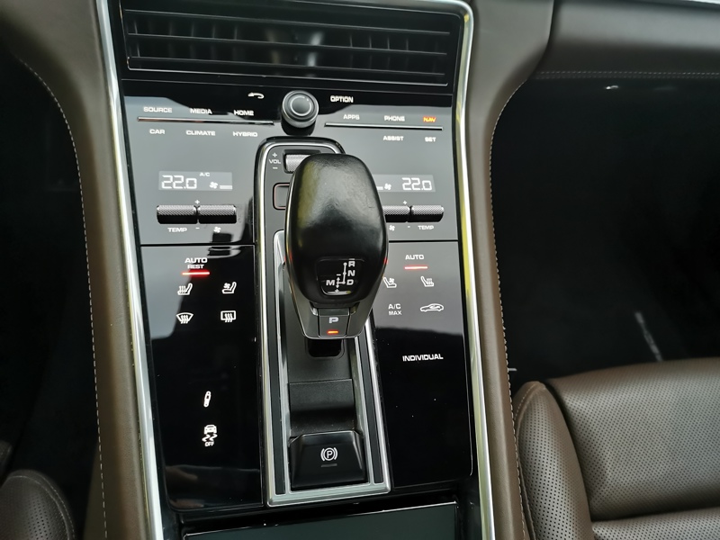 Image Porsche PANAMERA SPORT TURISMO 4 E-Hybrid 2.9 462 ch PDK8 Siège électrique à mémoire chauffant/ventilé Toit pano Caméra Coffre élec