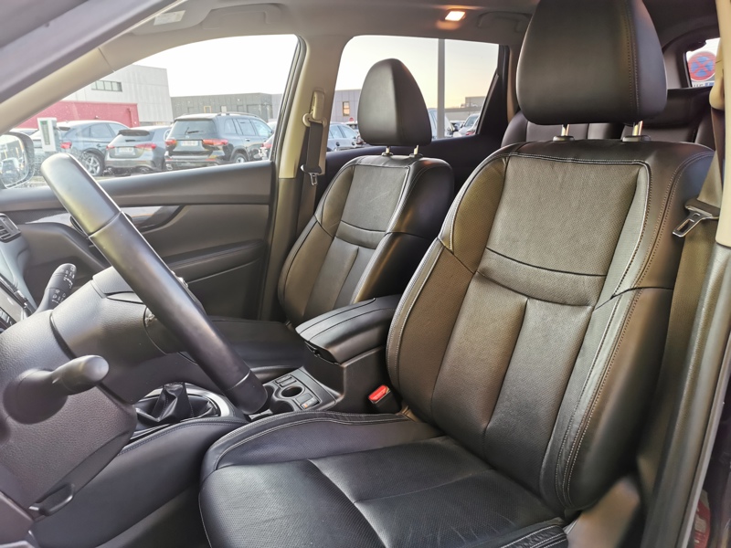Image Nissan X-TRAIL Tekna 1.7 DCI 150 ch 4X2 7 Places  Siège + Volant chauffant Caméra 360 Coffre électrique Toit ouvran