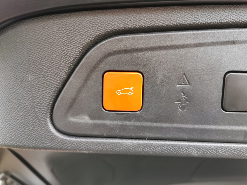 Image Citroën C5 AIRCROSS Shine Pack Hybride 1.6 225 ch BVA8 Régulateur/Limiteur Siège chauffant Toit ouvrant Caméra Coffre él