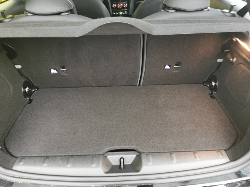 Image MINI MINI 3-PT. One 1.5 102 ch BVM6 Gps Bluetooth Clim Bi-zone Radar de stationnement Feux auto Régulateur/Limiteur 