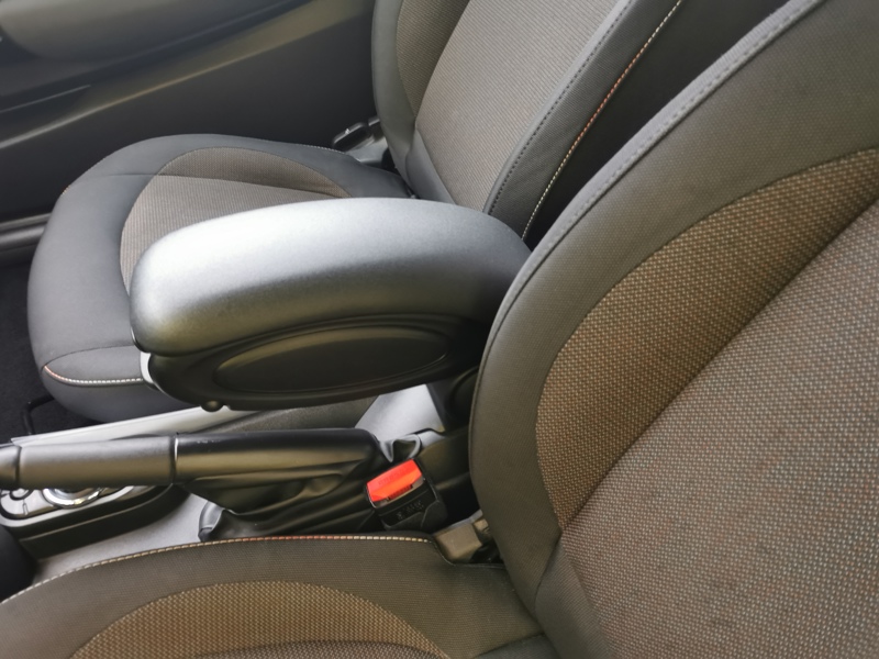 Image MINI MINI 3-PT. One 1.5 102 ch BVM6 Gps Bluetooth Clim Bi-zone Radar de stationnement Feux auto Régulateur/Limiteur 